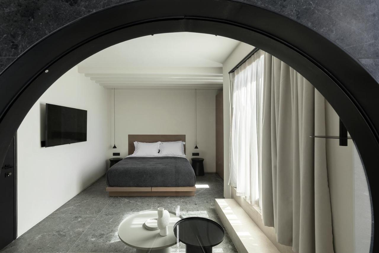 Cubic Mykonos Seafront Design Suites Ornos  Exterior foto