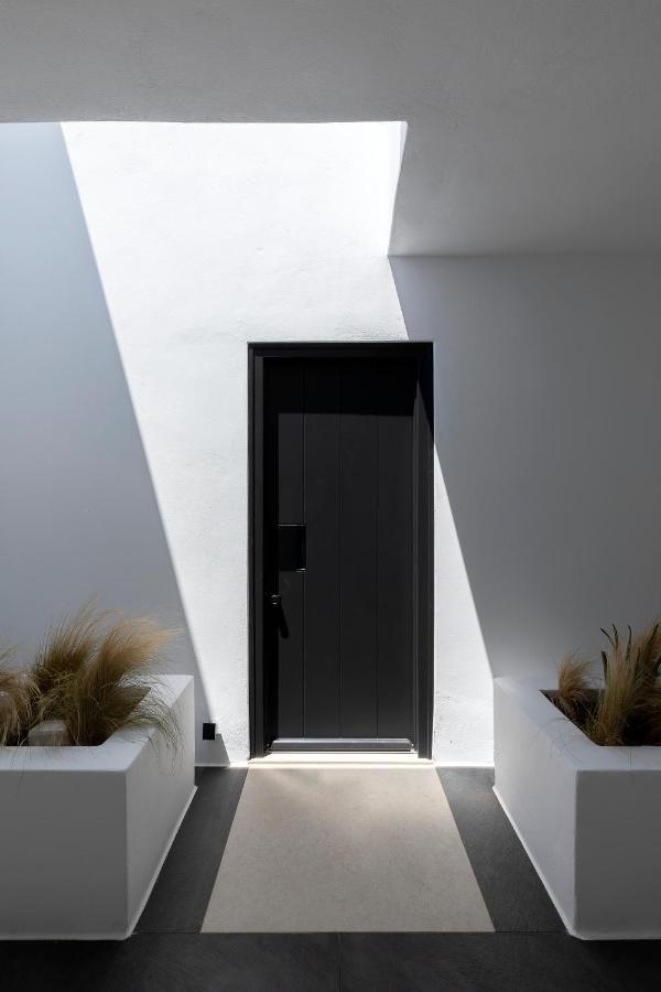 Cubic Mykonos Seafront Design Suites Ornos  Exterior foto